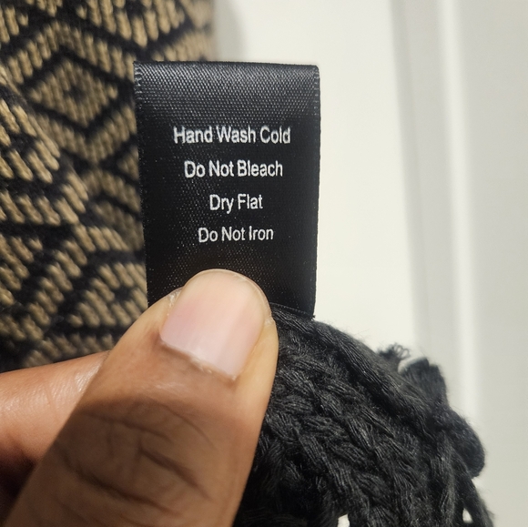 Blu Pepper Crochet Kimono Medium #450 - Picture 5 of 5